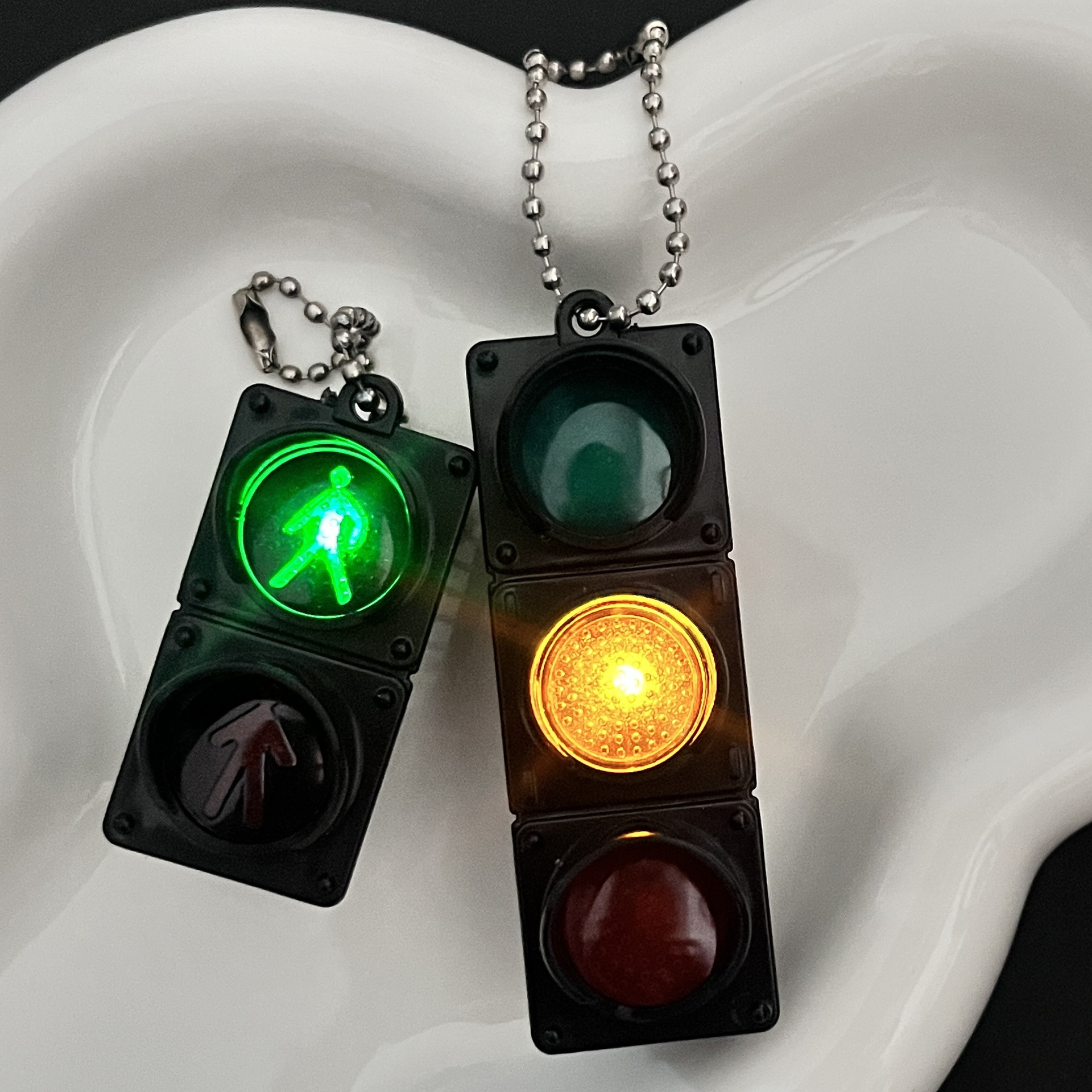 Power Key Tools - 1Pcs Simulation Electronic Traffic Light Keychain
